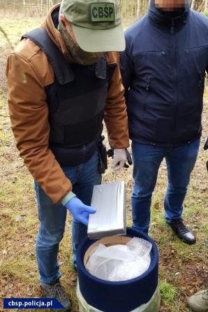 [VIDEO] KAS i CBŚP udaremniły największą od lat próbę przemytu kokainy z Kolumbii