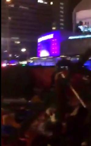 [VIDEO] Rozpędzona ciężarówka z Polski wjechała w tłum na Jarmarku w Berlinie! Zabici i ranni