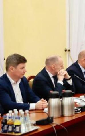 [VIDEO] O koordynacji działań administracji w kwestii bezpieczeństwa państwa na spotkaniu z wojewodami w Białymstoku mówił premier Donald Tusk