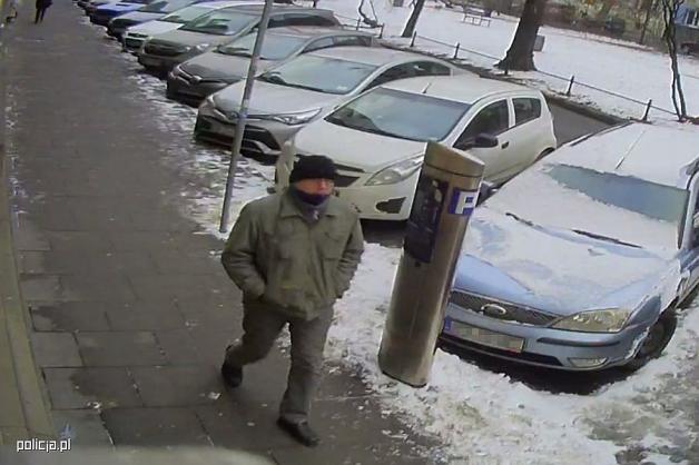 [VIDEO] Kraków: 20 tys. zł nagrody za informacje o sprawcy przestępstwa